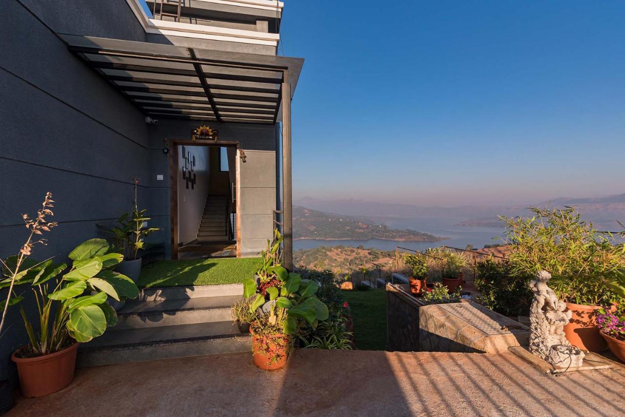 Eyes On The Lake By Stayvista - A Hillside Villa With A Captivating View Of The River 浦那 外观 照片