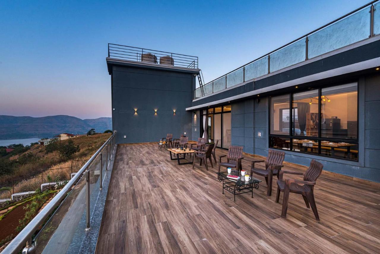 Eyes On The Lake By Stayvista - A Hillside Villa With A Captivating View Of The River 浦那 外观 照片