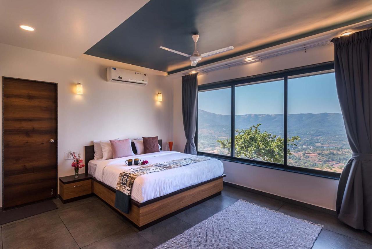 Eyes On The Lake By Stayvista - A Hillside Villa With A Captivating View Of The River 浦那 外观 照片