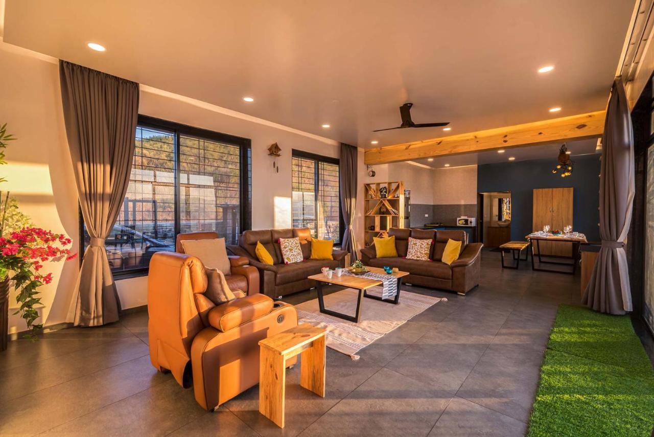 Eyes On The Lake By Stayvista - A Hillside Villa With A Captivating View Of The River 浦那 外观 照片