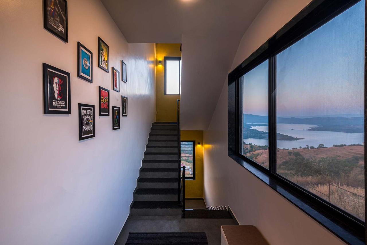 Eyes On The Lake By Stayvista - A Hillside Villa With A Captivating View Of The River 浦那 外观 照片